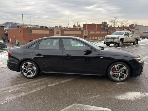 2023 Audi A4 45 S line Premium Plus