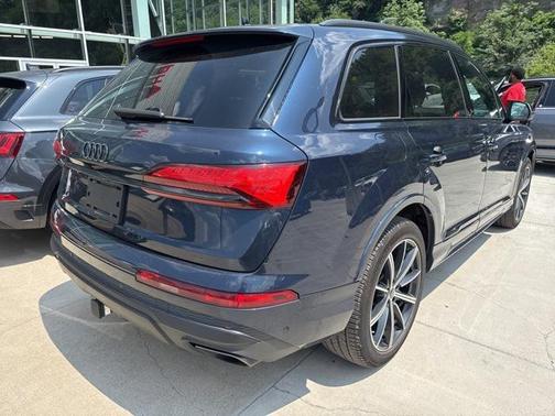2025 Audi Q7 45 Premium Plus