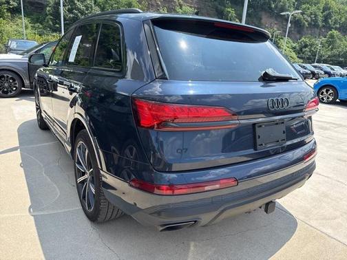 2025 Audi Q7 45 Premium Plus