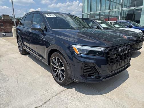 2025 Audi Q7 45 Premium Plus