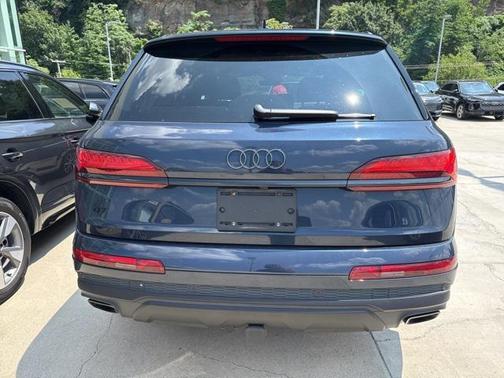 2025 Audi Q7 45 Premium Plus