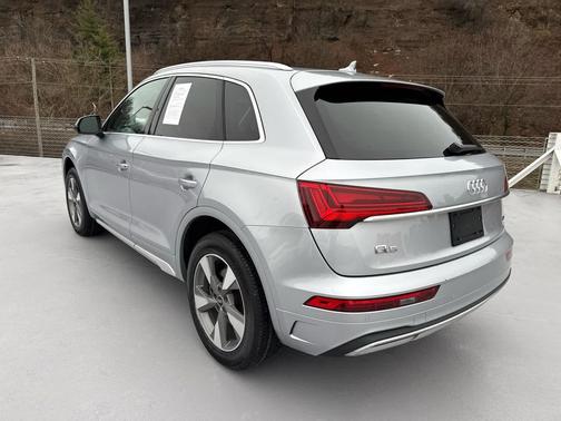 2023 Audi Q5 40 Premium