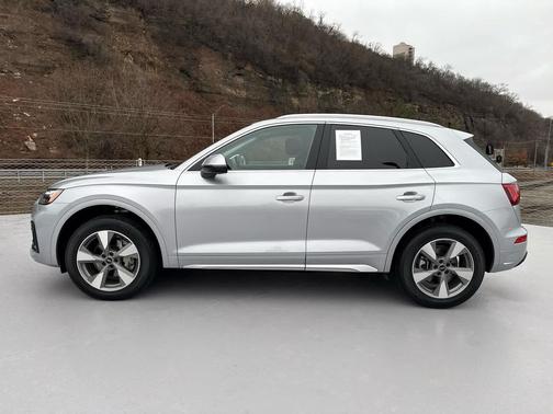 2023 Audi Q5 40 Premium