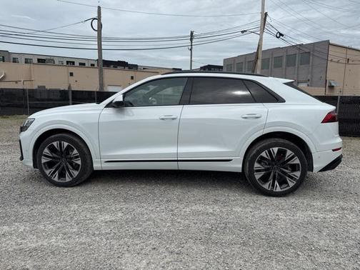 2024 Audi Q8 55 Premium Plus