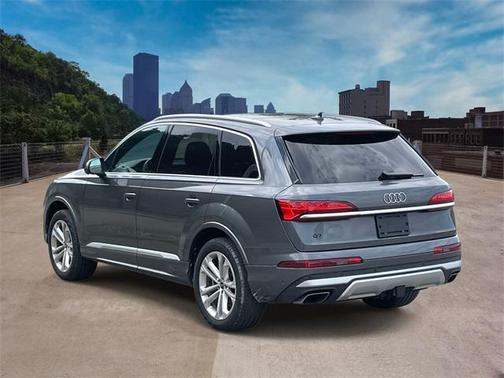 2025 Audi Q7 55 Premium Plus