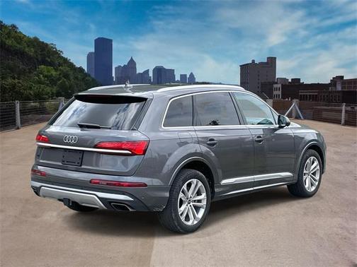 2025 Audi Q7 55 Premium Plus