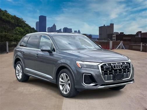 2025 Audi Q7 55 Premium Plus