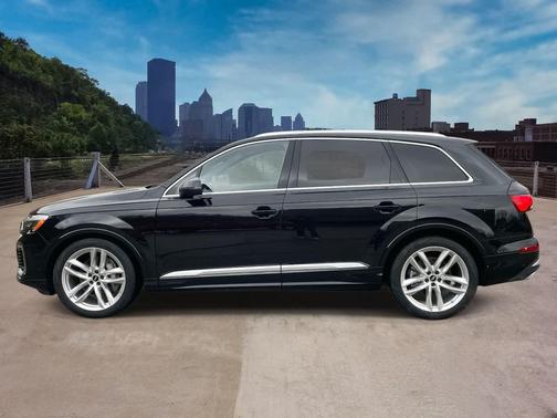 2025 Audi Q7 55 Premium Plus
