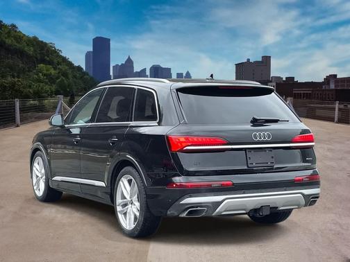 2025 Audi Q7 55 Premium Plus