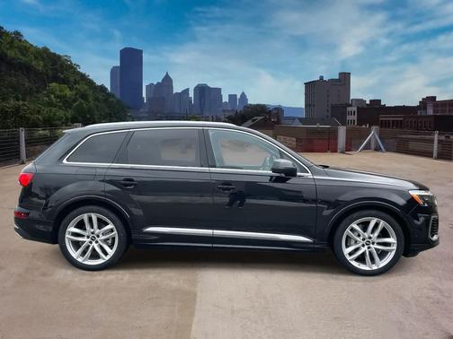 2025 Audi Q7 55 Premium Plus