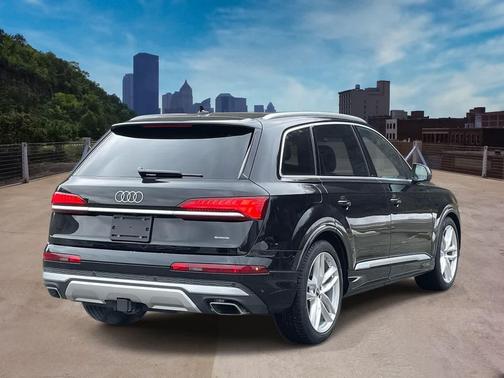 2025 Audi Q7 55 Premium Plus