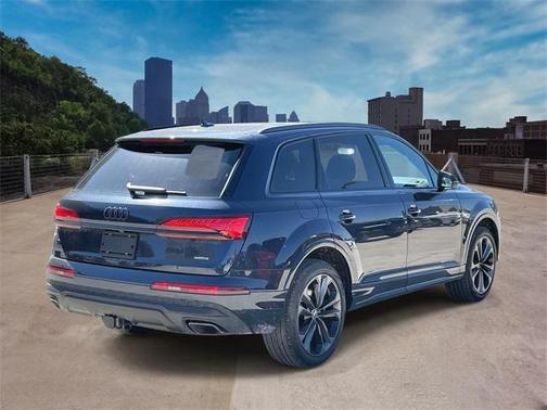 2025 Audi Q7 55 Premium Plus