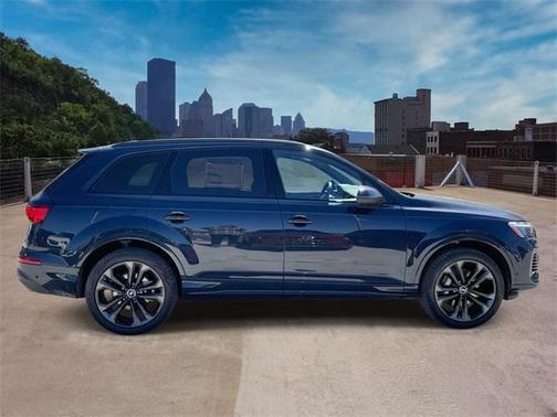 2025 Audi Q7 55 Premium Plus