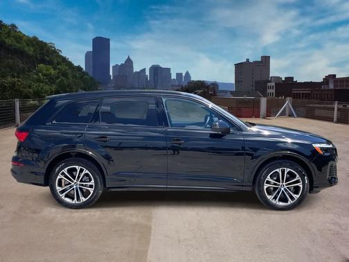 2025 Audi Q7 45 Premium Plus