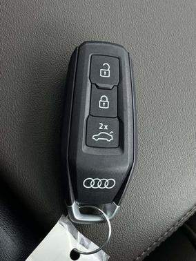 Tambora Gray Metallic 2025 Audi Q5 Premium Plus TFSI quattro S tronic