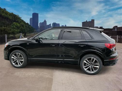 2025 Audi Q3 Premium 45 TFSI S line quattro Tiptronic