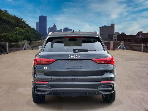 2025 Audi Q3 Premium 45 TFSI S line quattro Tiptronic