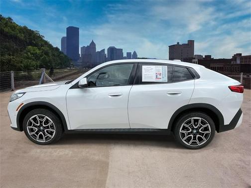 2025 BMW X2 xDrive28i