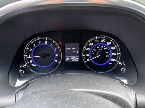 2016 INFINITI QX70 Base