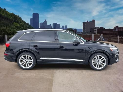 2025 Audi Q7 55 Premium Plus