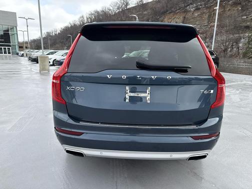 2021 Volvo XC90 T6 Momentum