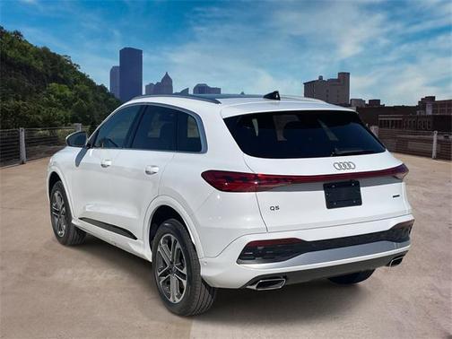 2025 Audi Q5 Premium