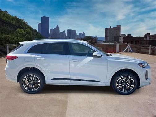 2025 Audi Q5 Premium