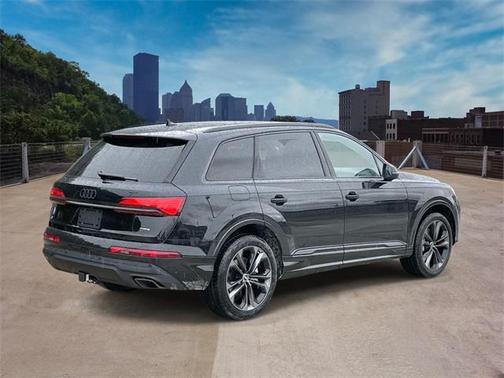 2025 Audi Q7 55 Premium Plus