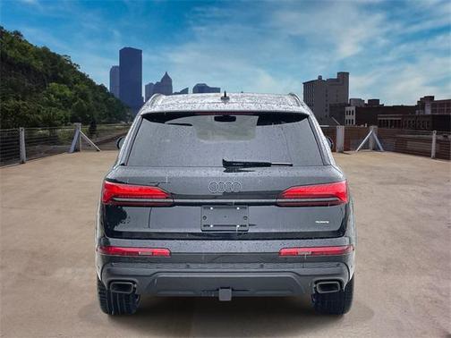 2025 Audi Q7 55 Premium Plus