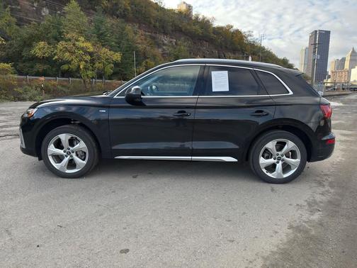 2023 Audi Q5 45 S line Premium Plus