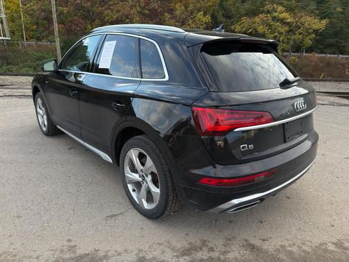 2023 Audi Q5 45 S line Premium Plus