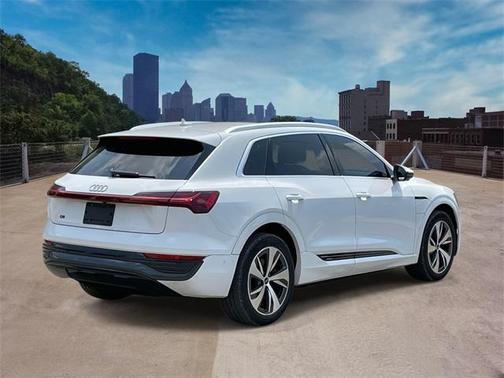 2024 Audi Q8 e-tron Premium Plus