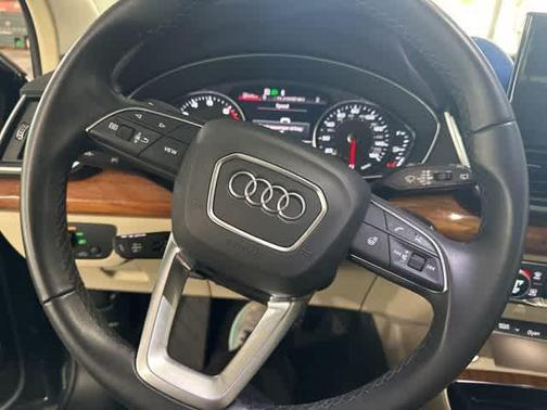 2023 Audi Q5 45 S line Premium