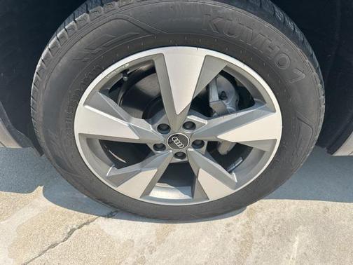 2024 Audi Q5 40 Premium Plus