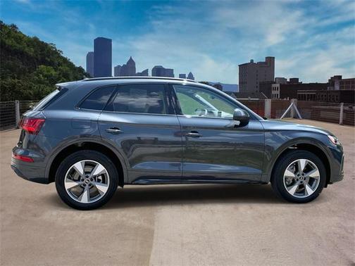 2024 Audi Q5 40 Premium Plus