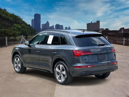 2024 Audi Q5 40 Premium Plus