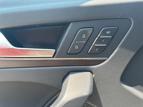 2024 Audi Q5 40 Premium Plus