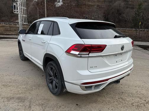 2021 Volkswagen Atlas Cross Sport 3.6L V6 SE w/Technology R-Line