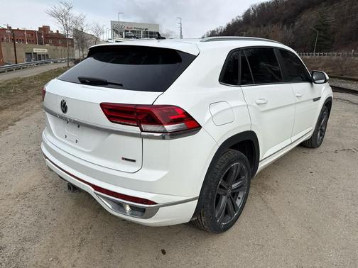 2021 Volkswagen Atlas Cross Sport 3.6L V6 SE w/Technology R-Line