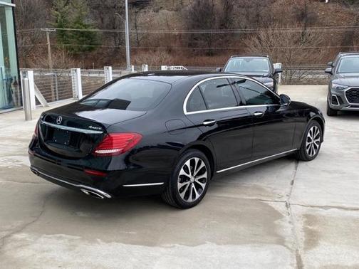 Photo 5 of 35 of 2017 Mercedes-Benz E-Class E 300