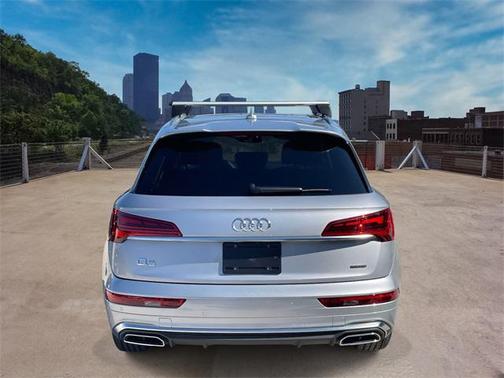 2024 Audi Q5 45 S line Premium