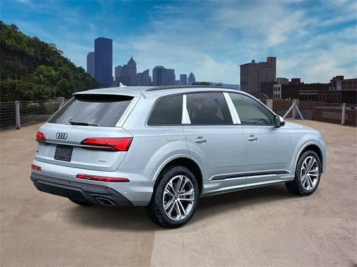 2025 Audi Q7 45 Premium