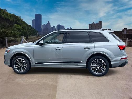 2025 Audi Q7 45 Premium