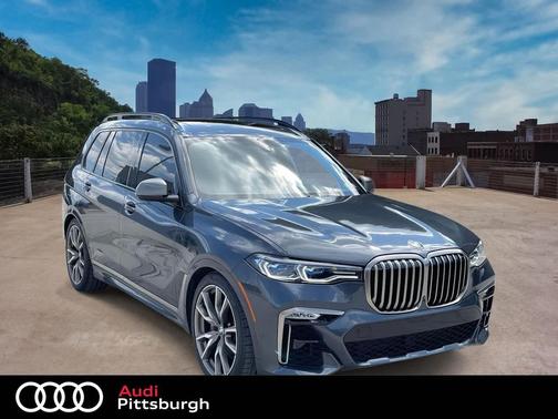 2022 BMW X7 M50i