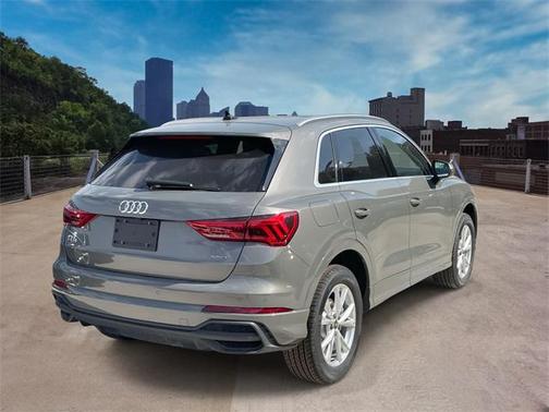2025 Audi Q3 Premium 45 TFSI S line quattro Tiptronic