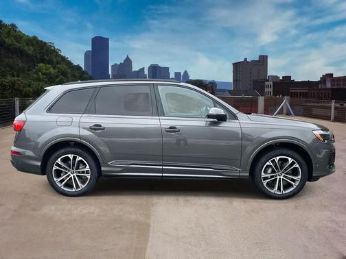 2026 Audi Q7 45 Premium Plus
