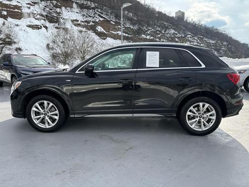 2022 Audi Q3 45 S line Premium Plus