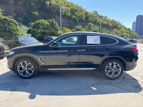 2024 BMW X4 xDrive30i