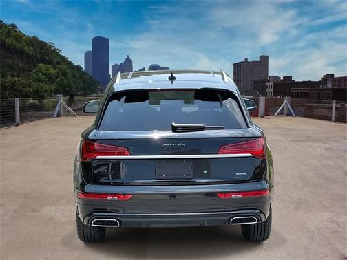 2022 Audi Q5 45 S line Premium