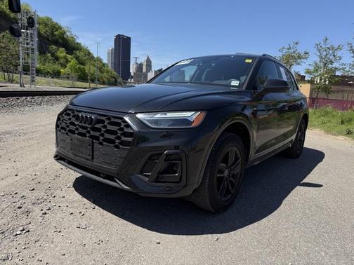 2022 Audi Q5 45 S line Premium